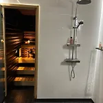 Mehilaeinen 240m2, 5br, Sauna, Dojo, Wifi, Cozy Familyhome Vantaa