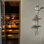 Mehilaeinen 240m2, 5br, Sauna, Dojo, Wifi, Cozy Familyhome Vantaa
