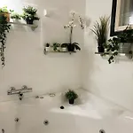 Mehilaeinen 240m2, 5br, Sauna, Dojo, Wifi, Cozy Familyhome Villa