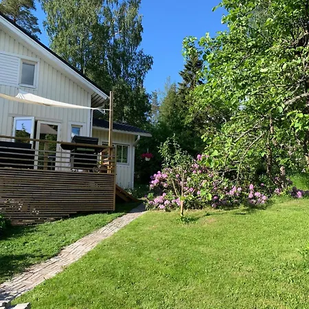 Villa Mehilaeinen 240m2, 5br, Sauna, Dojo, Wifi, Cozy Familyhome Vantaa