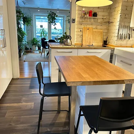 Mehilaeinen 240m2, 5br, Sauna, Dojo, Wifi, Cozy Familyhome 别墅 万塔