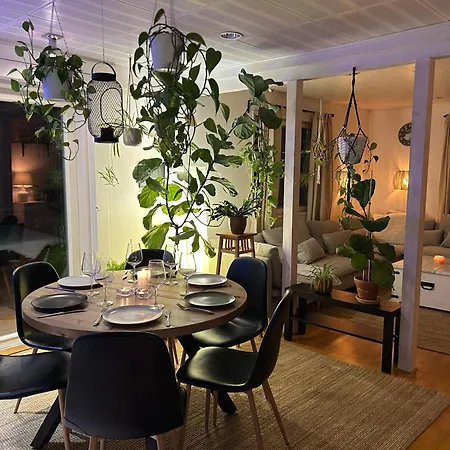 Mehilaeinen 240m2, 5br, Sauna, Dojo, Wifi, Cozy Familyhome Villa *