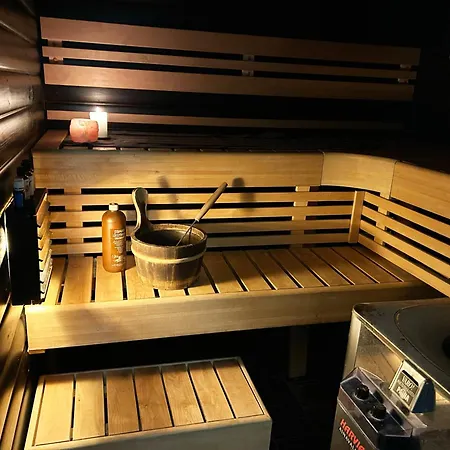 Mehilaeinen 240m2, 5br, Sauna, Dojo, Wifi, Cozy Familyhome Villa *