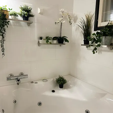 Mehilaeinen 240m2, 5br, Sauna, Dojo, Wifi, Cozy Familyhome Βίλα