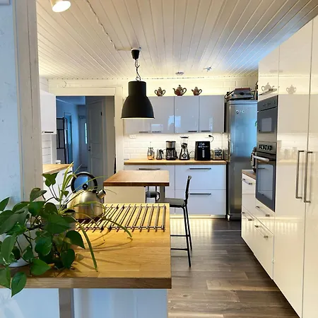 Mehilaeinen 240m2, 5br, Sauna, Dojo, Wifi, Cozy Familyhome Βάνταα