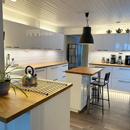 Villa Mehilaeinen 240m2, 5br, Sauna, Dojo, Wifi, Cozy Familyhome