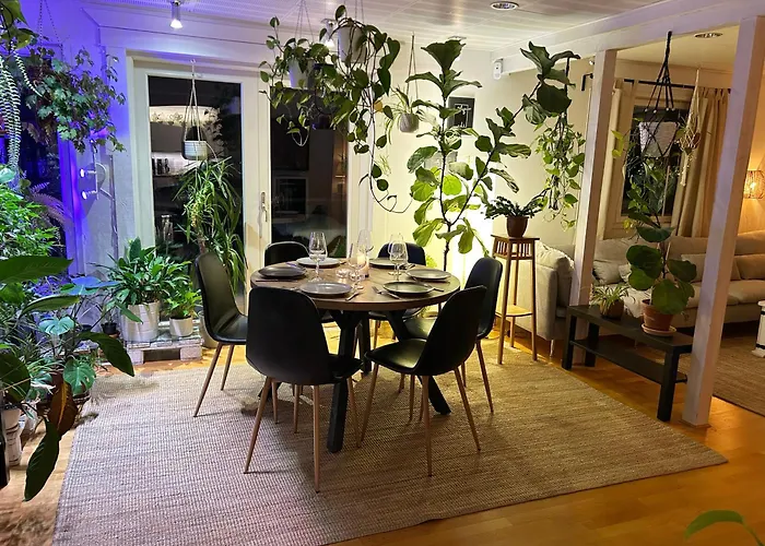 Mehilaeinen 240m2, 5br, Sauna, Dojo, Wifi, Cozy Familyhome * Βάνταα