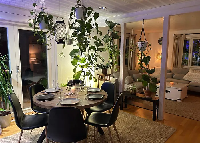 Mehilaeinen 240m2, 5br, Sauna, Dojo, Wifi, Cozy Familyhome Βίλα *