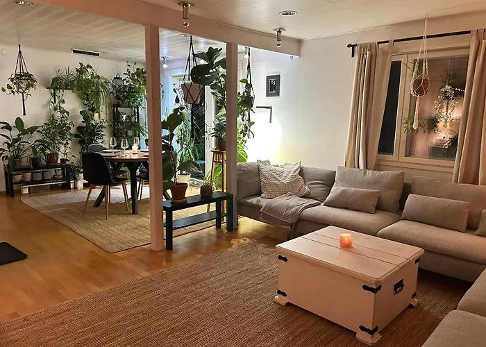 Βίλα Mehilaeinen 240m2, 5br, Sauna, Dojo, Wifi, Cozy Familyhome Βάνταα