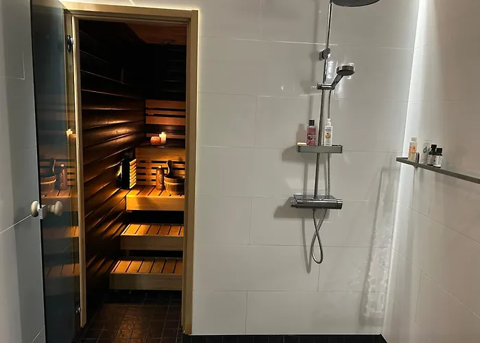 Mehilaeinen 240m2, 5br, Sauna, Dojo, Wifi, Cozy Familyhome Βάνταα