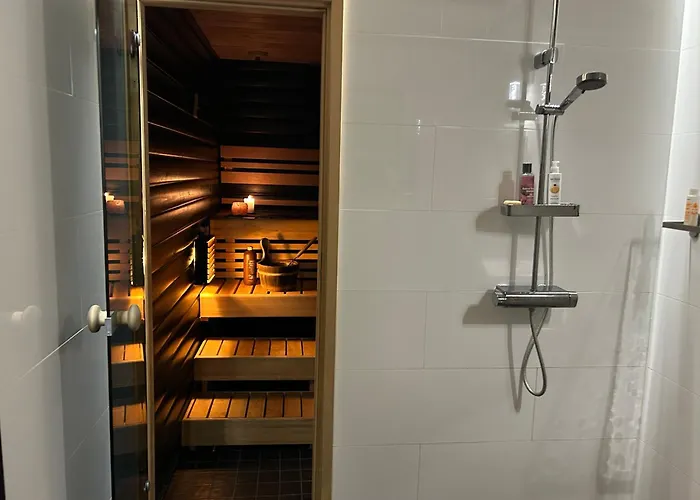 Mehilaeinen 240m2, 5br, Sauna, Dojo, Wifi, Cozy Familyhome 万塔