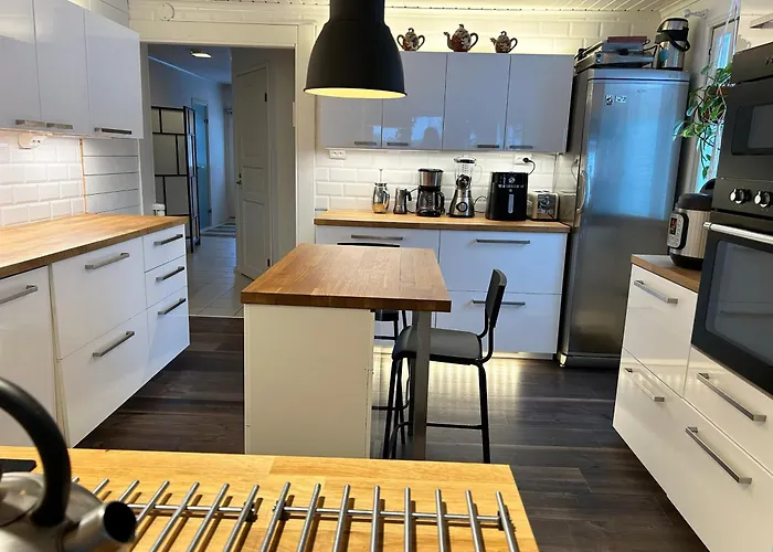 Mehilaeinen 240m2, 5br, Sauna, Dojo, Wifi, Cozy Familyhome * Βάνταα