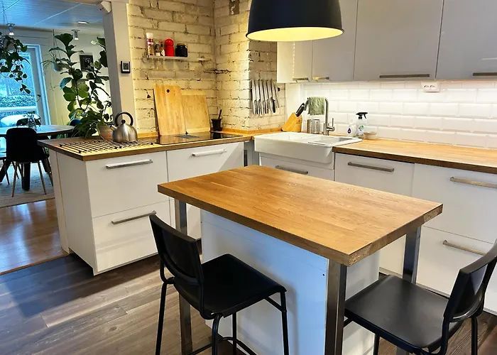 Mehilaeinen 240m2, 5br, Sauna, Dojo, Wifi, Cozy Familyhome *